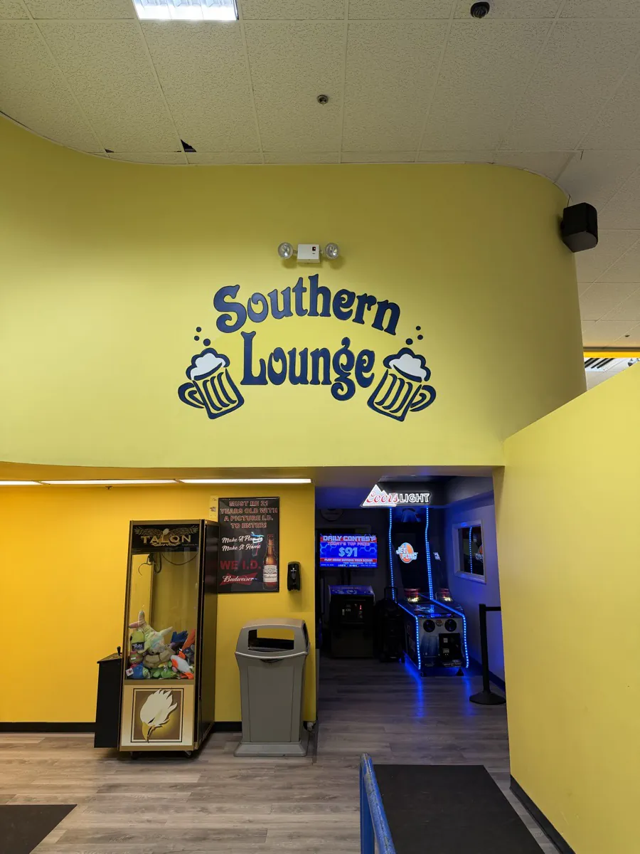 The entrance to Southern Lounge inside Southern Lanes Bowling Green